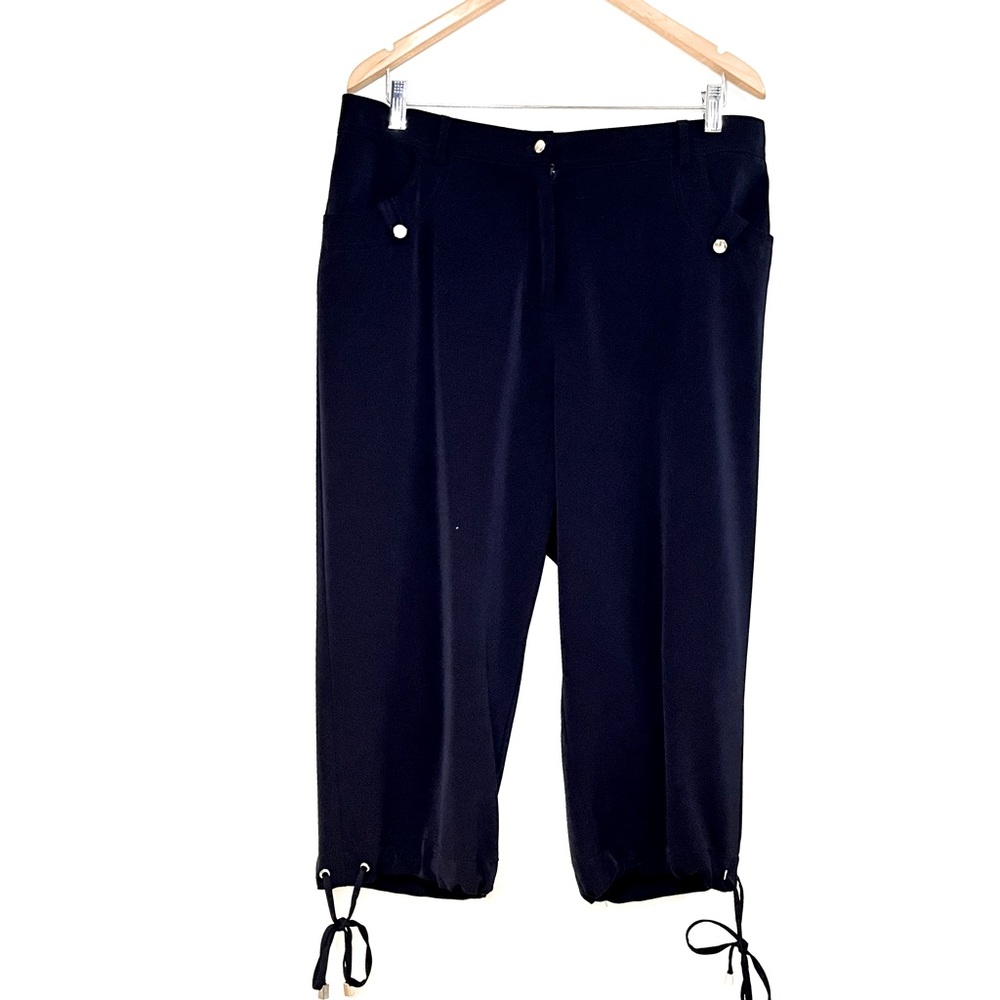 Emotions Navy blue 3/4 capri pants with elastic and adjustable waist.